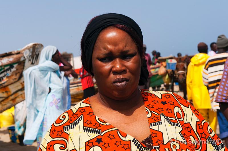 20090529_103531 D3 P1 P1.jpg - West Arican lady, Yoff Fishing Village, Senegal